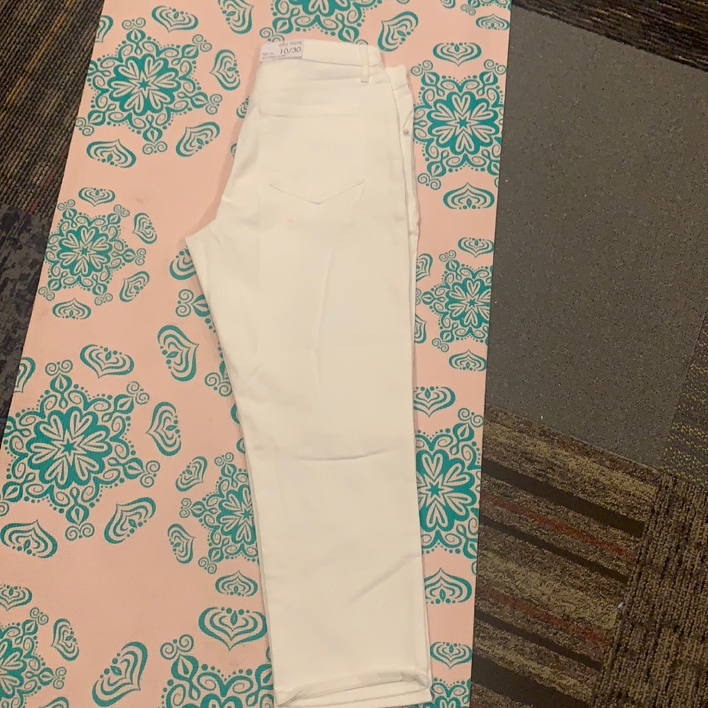 White ankle length jean pants